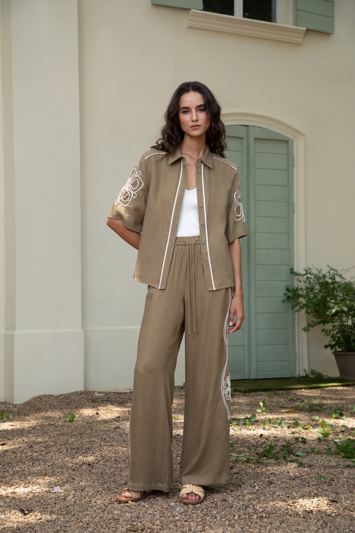 MEADOW  EMBROIDERED PANTS