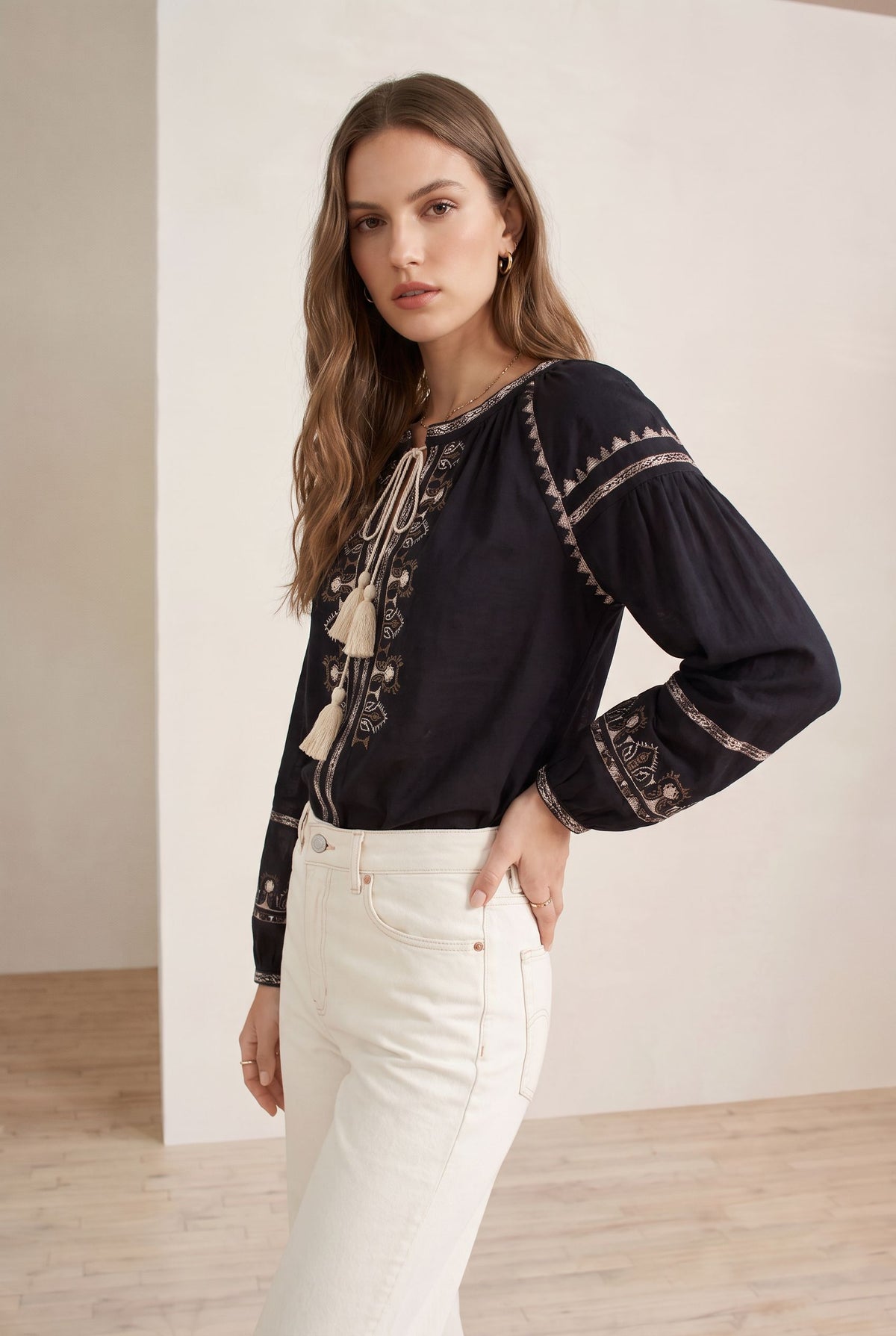 MAPLE EMBROIDERED BLOUSE