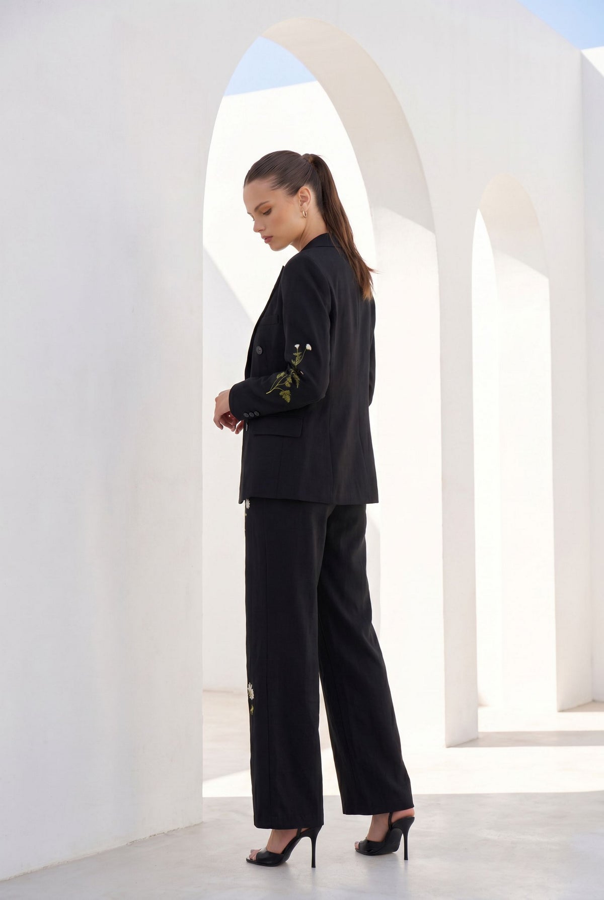 AMELIA EMBROIDERED JACKET