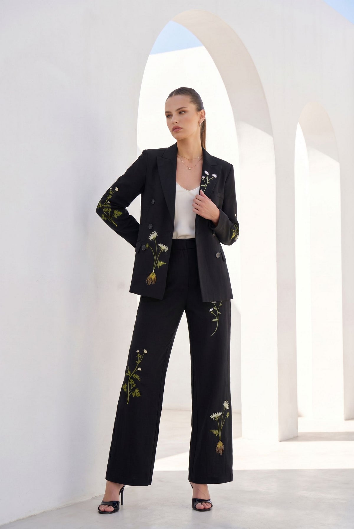 AMELIA EMBROIDERED PANTS
