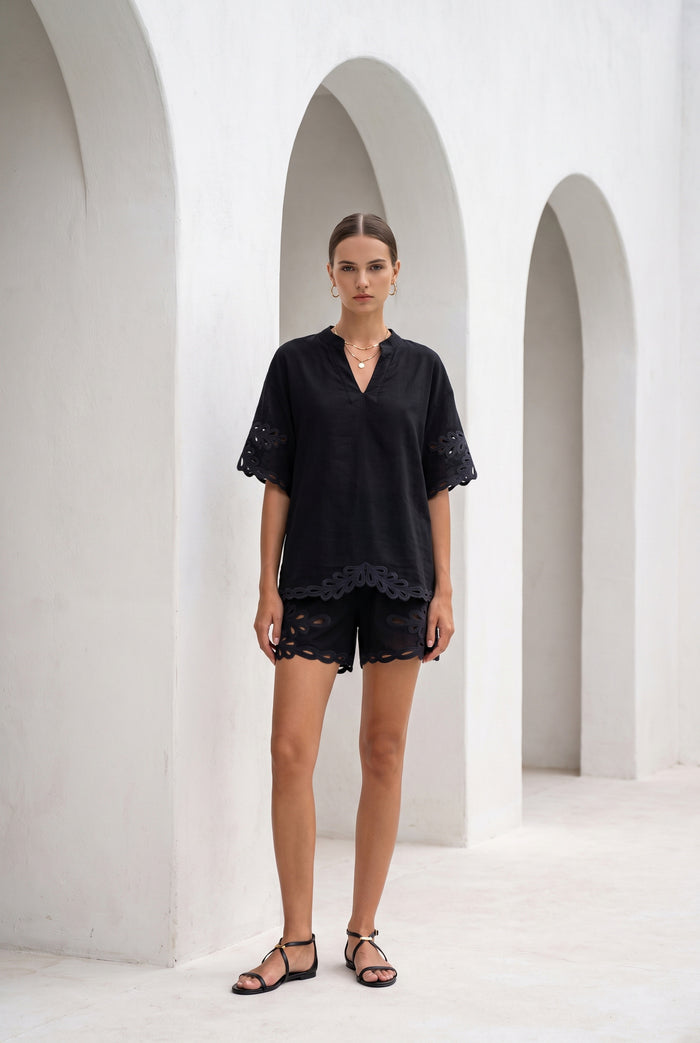 IVY EMBROIDERED BLOUSE