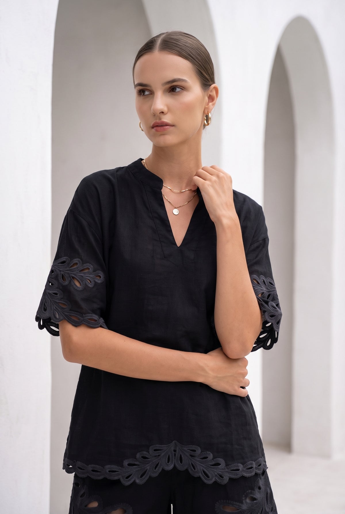 IVY EMBROIDERED BLOUSE
