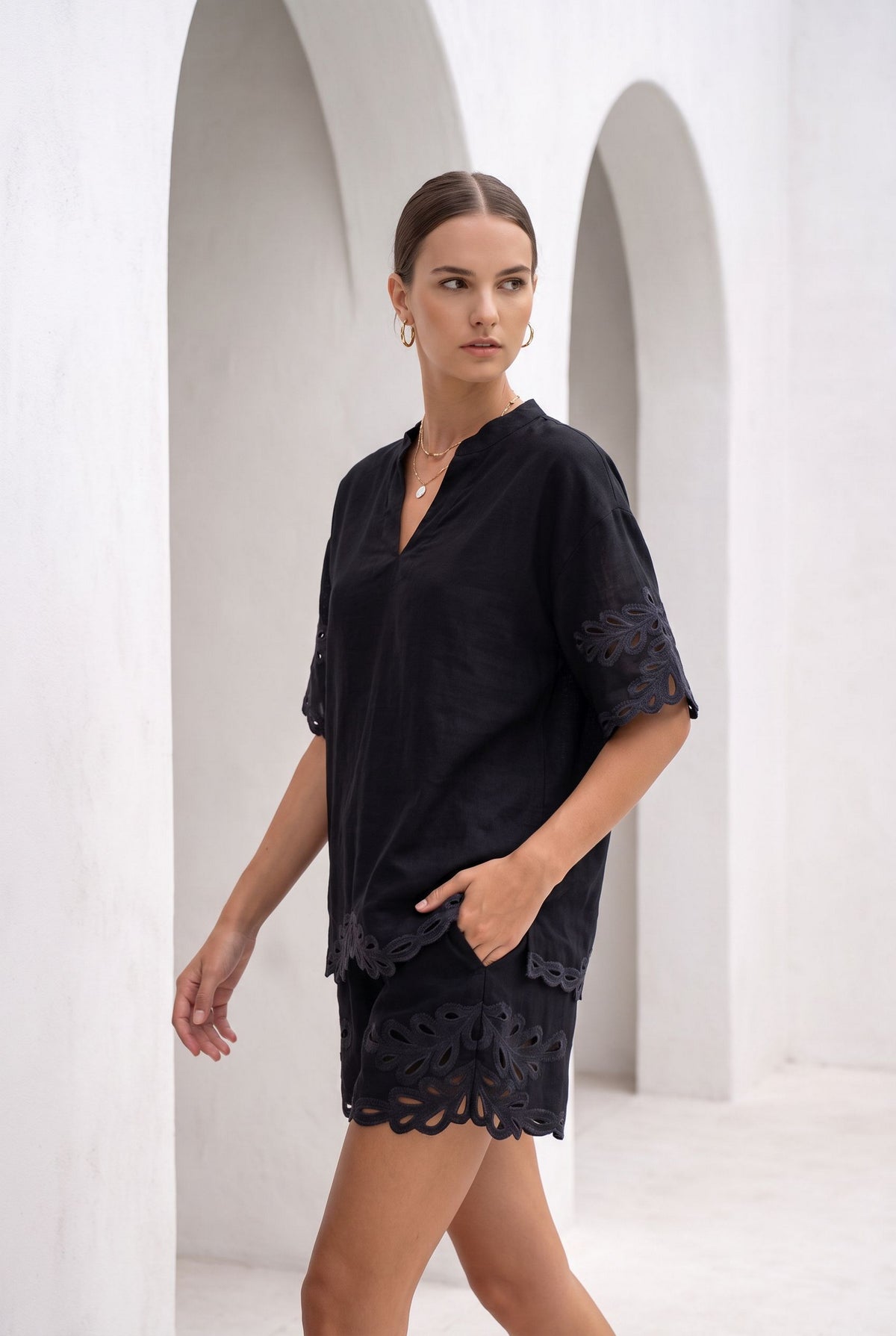 IVY EMBROIDERED BLOUSE